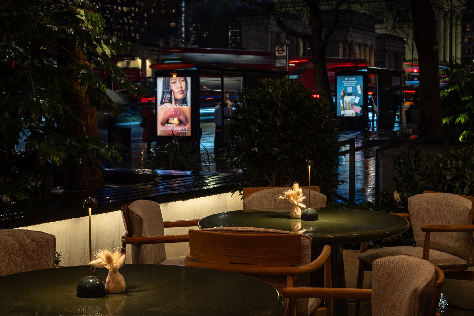 restaurant outdoor seating