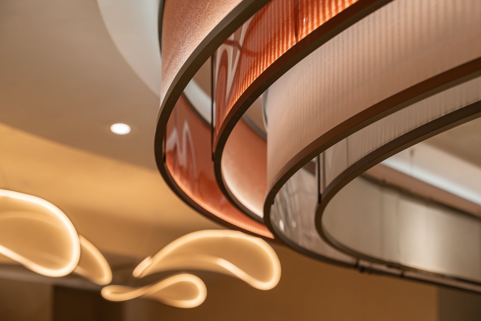 restaurant lighting close up