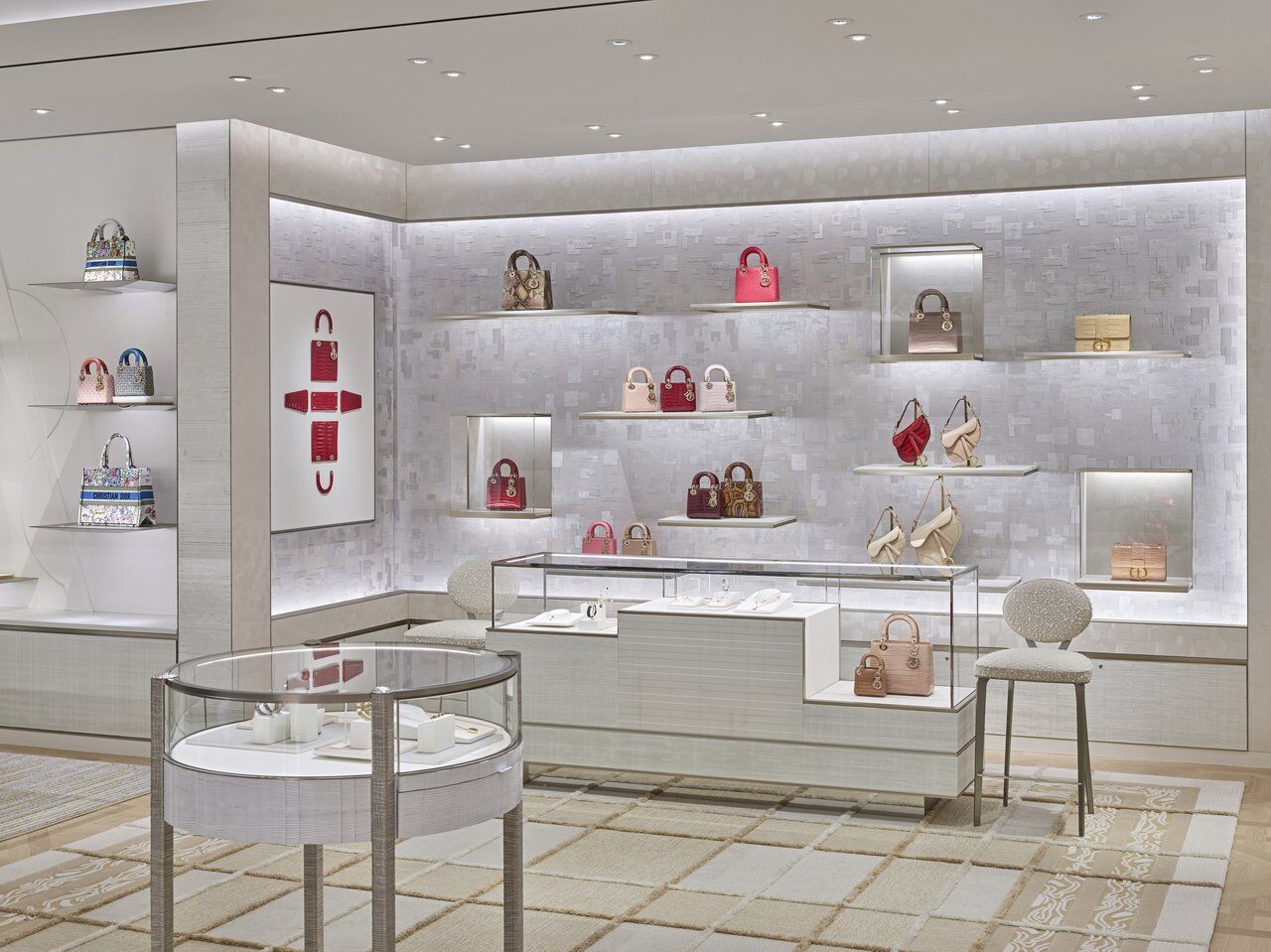 DIOR_POP_UP_HARRODS__Jonathan_Taylor_10.width-1280_7Mj3ud07q1jdqtOq