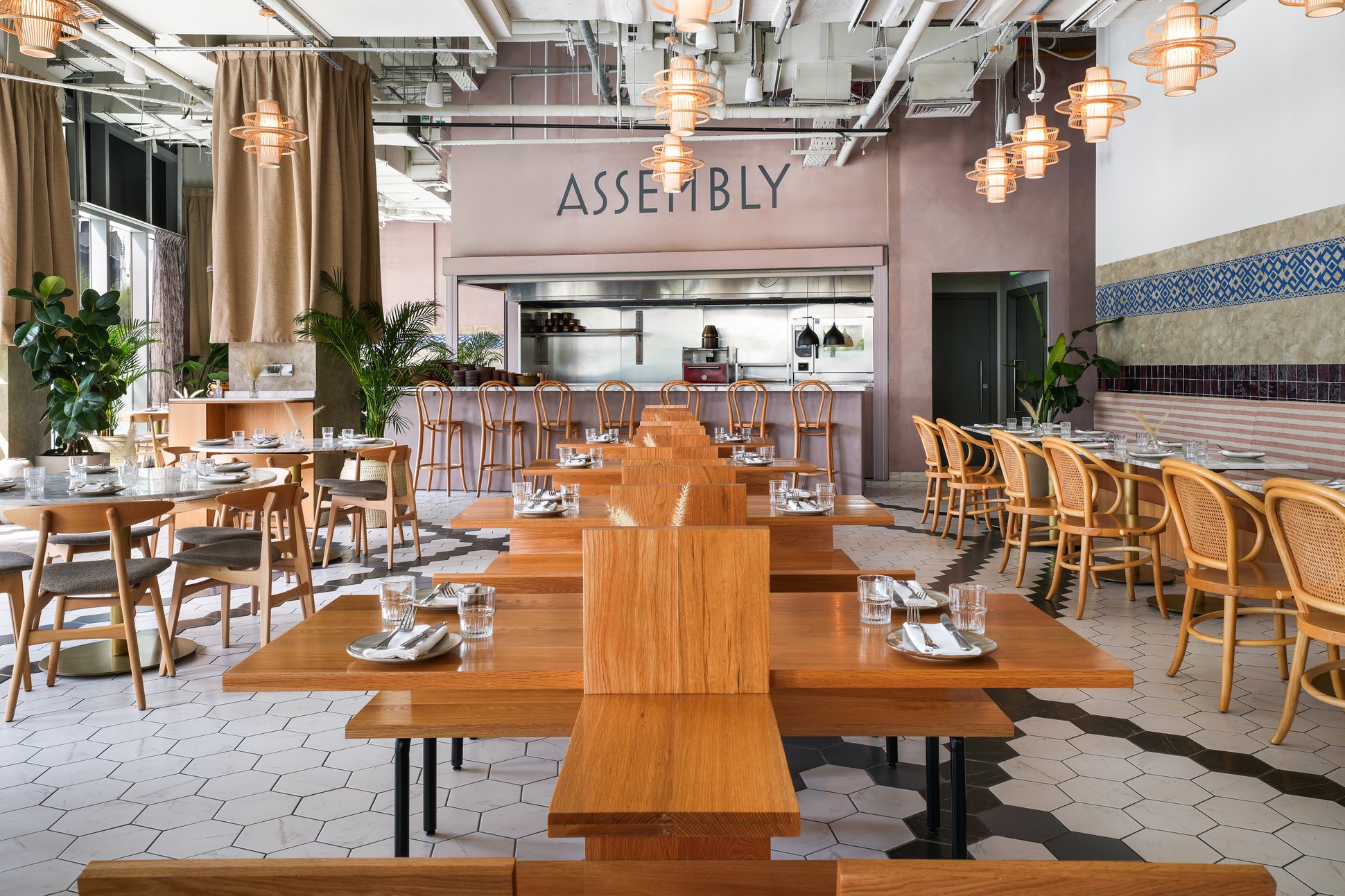 Casual Dining Vs. Fine Dining: An Interior Design Perspective with ...