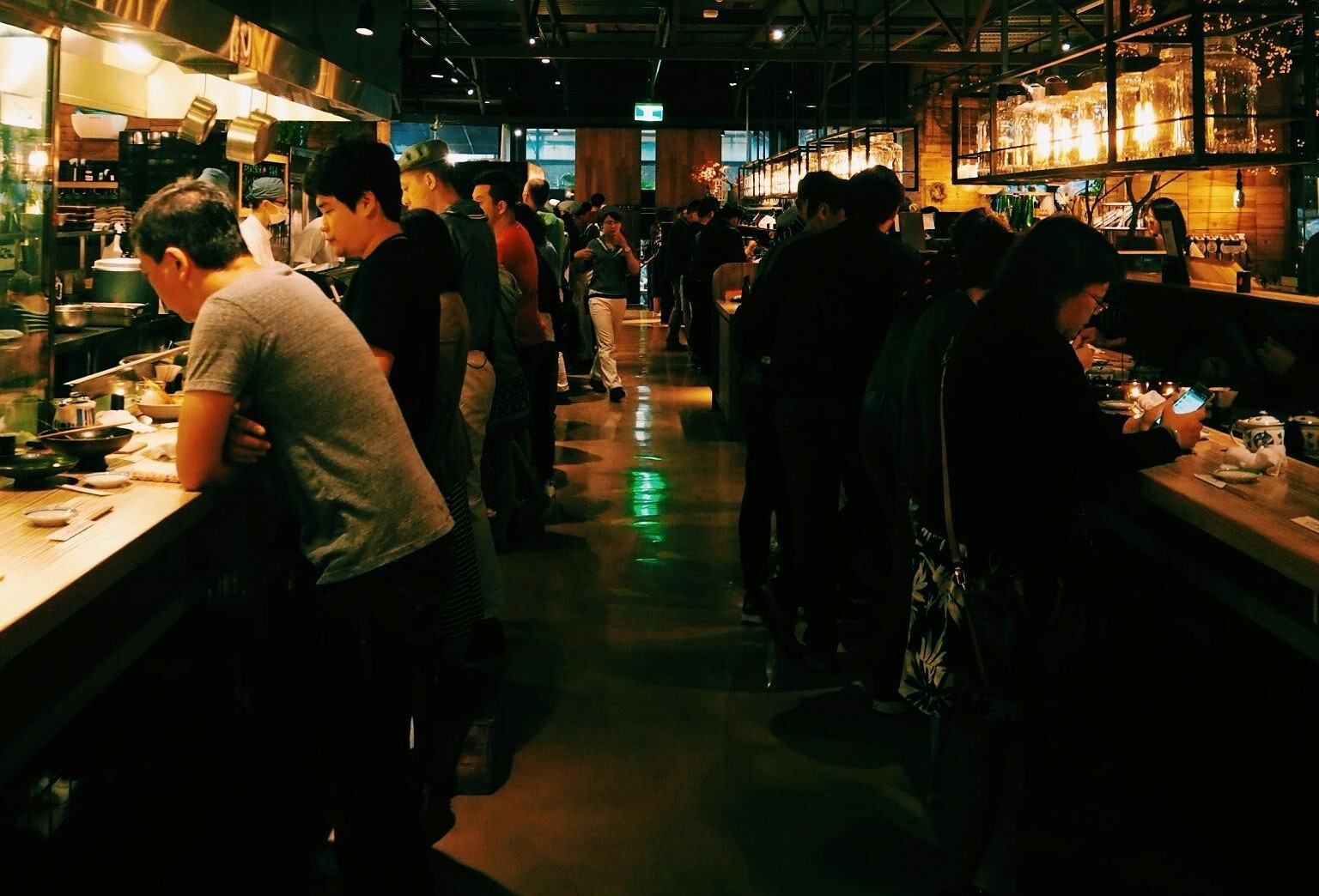 pexels-kyle-lui-734562