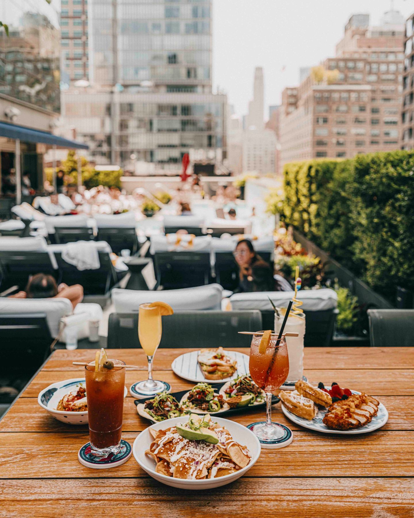 luxury-hotel-rooftop-dining-experience